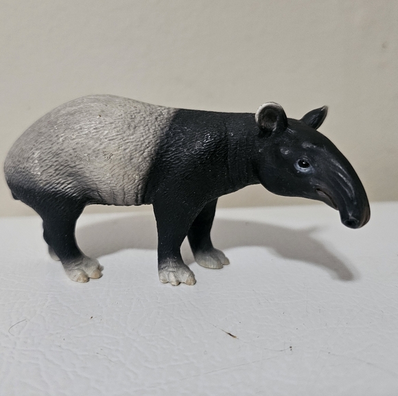 SCHLEICH 14615 TAPIR 11 CM Wild Animals Series - Picture 1 of 5